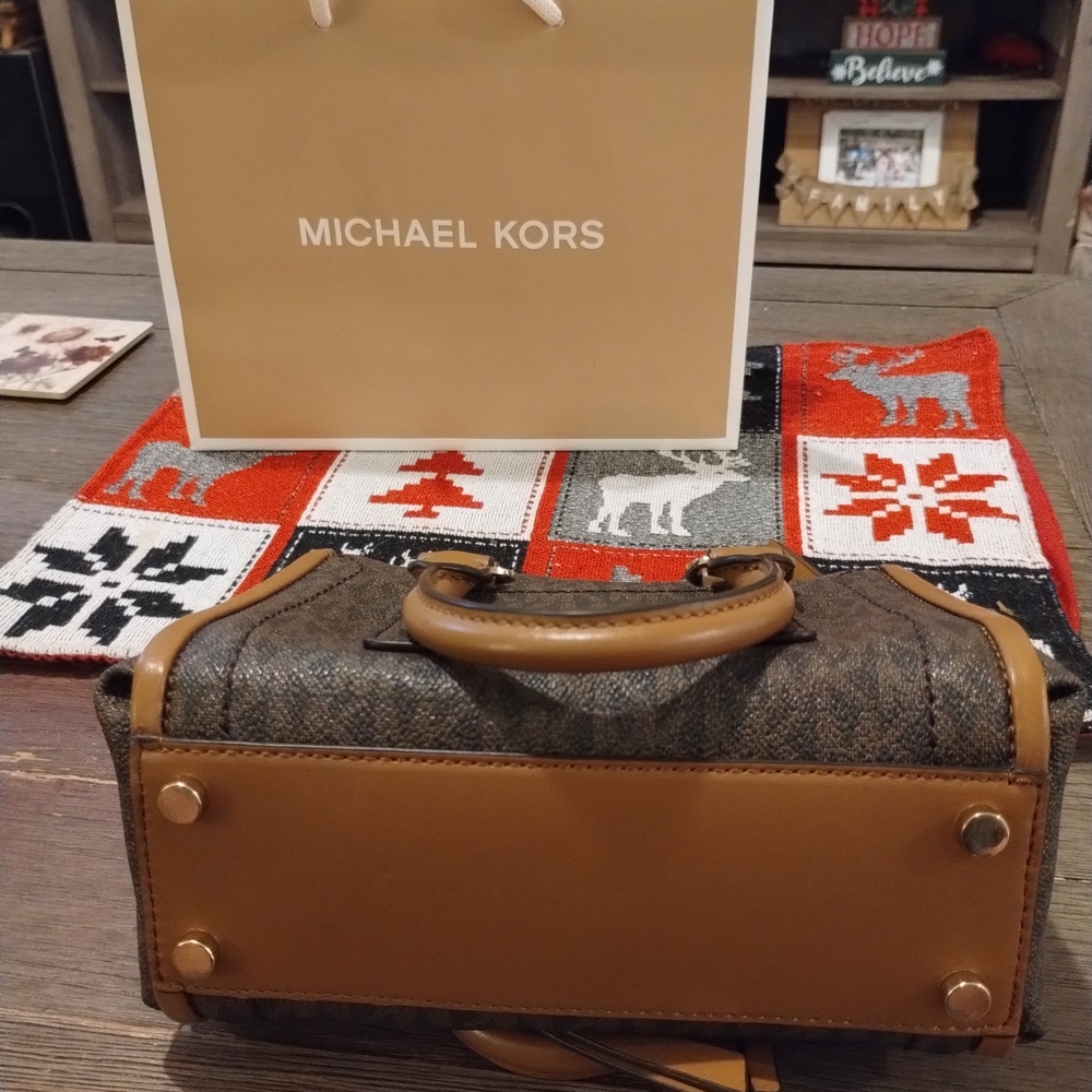 Michael Kors Elegant Brown and Tan Mini Bag - Picture 6 of 7